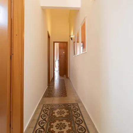 Apartment Between The Center And The Station - *